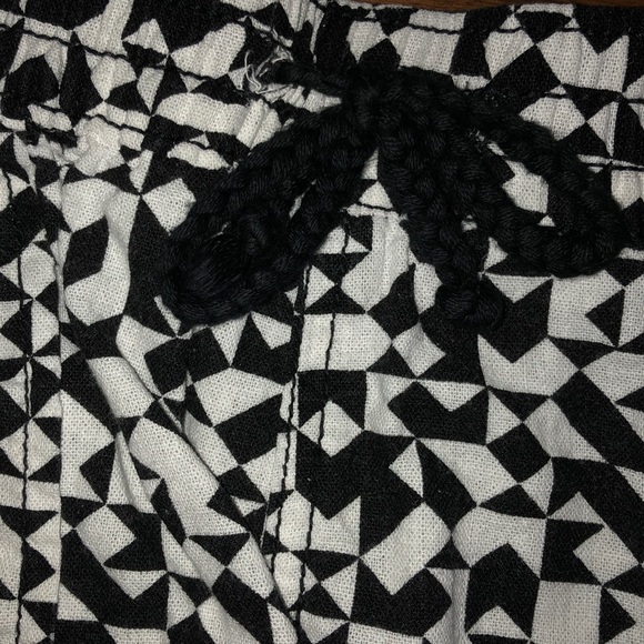 Patterned Shorts - Picture 2 of 4